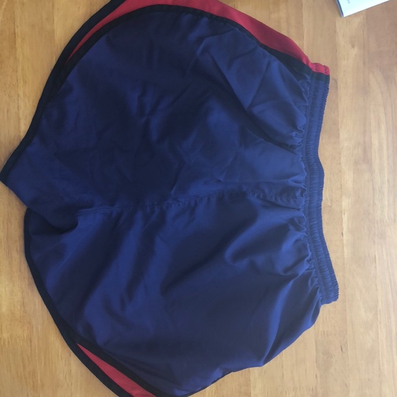 Nike athletic shorts - Picture 3 of 5